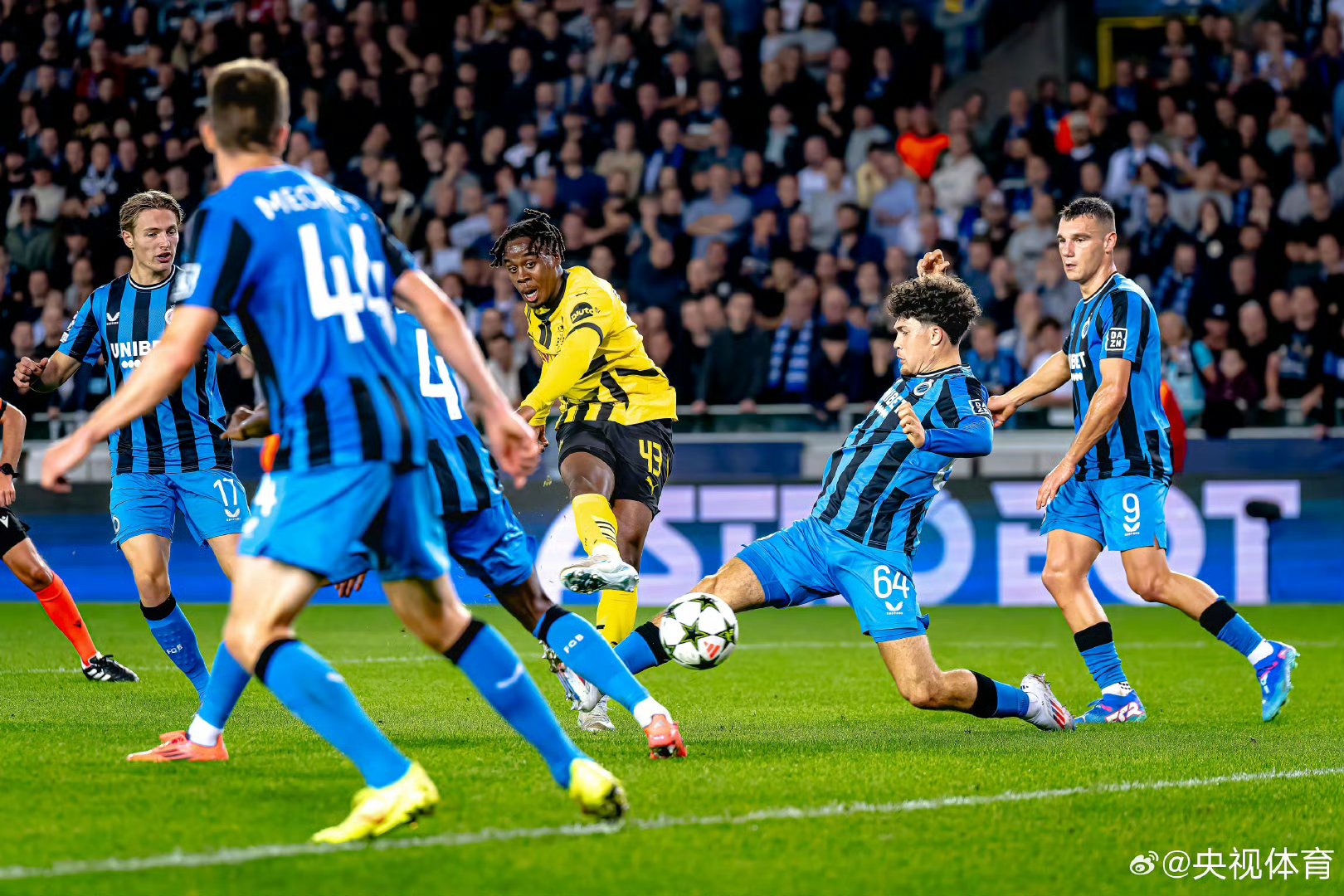 多特蒙德训练开放日,窗口期遗憾出局引欢呼,葡超在即,球队文化再被提及的简单介绍 多特蒙德训练开放日,窗口期遗憾出局引欢呼,葡超在即,球队文化再被提及的简单介绍