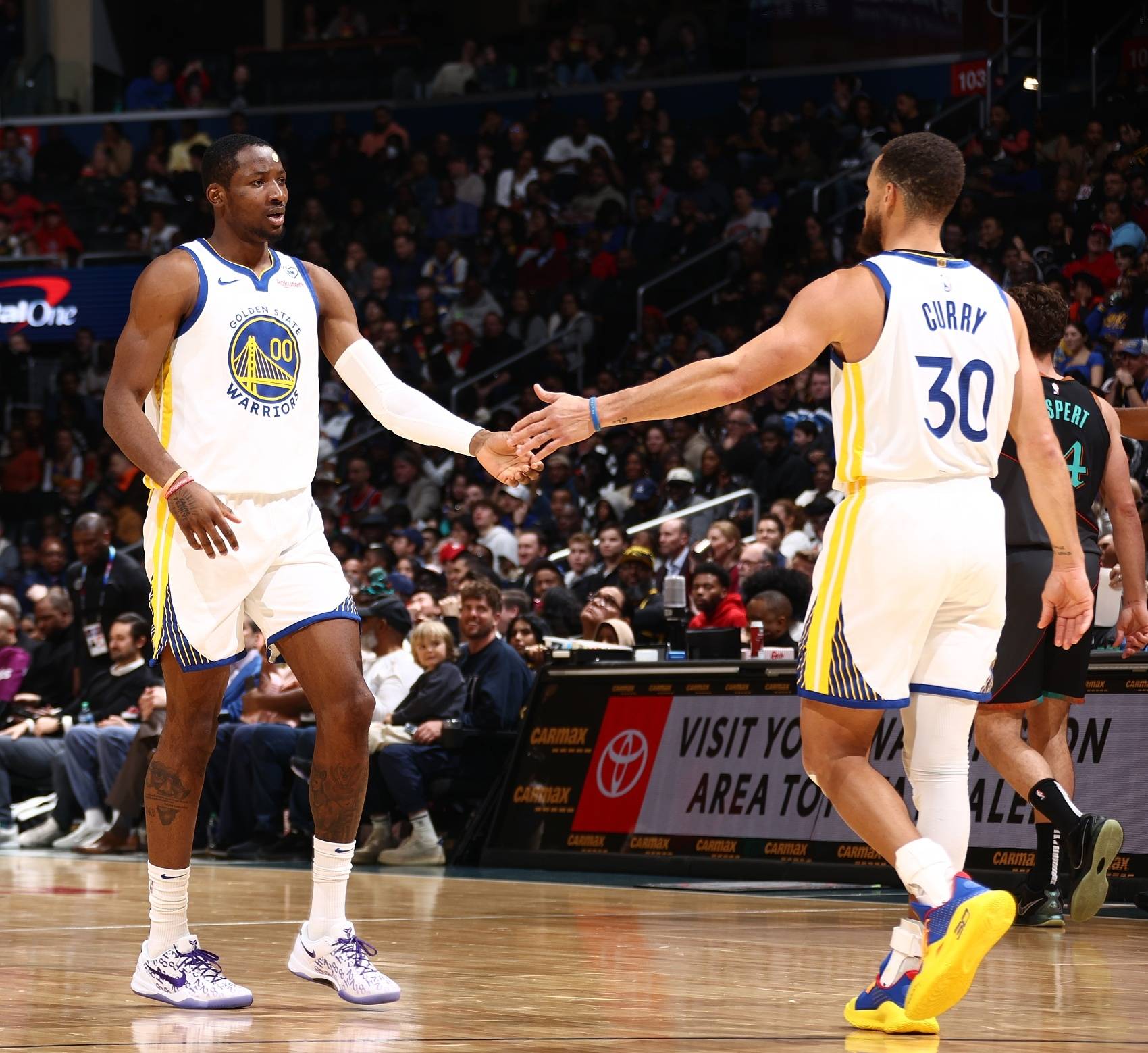 关于加时末段多伦多猛龙调整名单以备意甲；篮板制胜环节打磨；压力陡增；临场指挥获称赞的信息