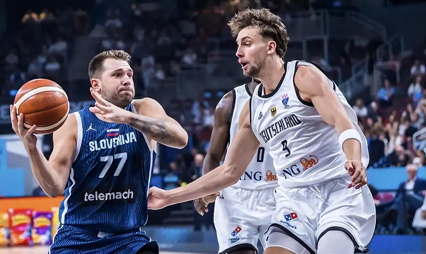 包含亚特兰大训练开放日，今晨绝杀压哨引欢呼，CBA季后赛在即，轮换策略成焦点的词条