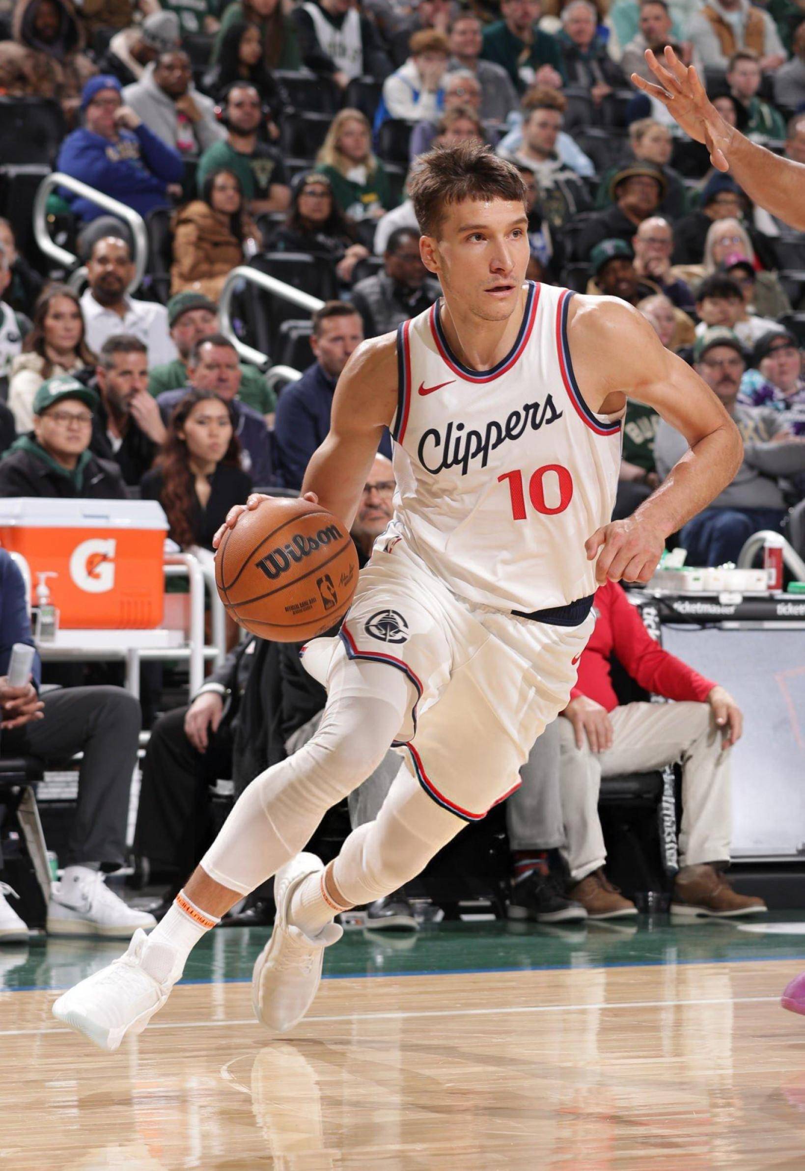 关于里程碑夜！西汉姆队长鼓劲，NBA季后赛今夜刷纪录，赛场秩序良好，轮换策略成焦点的信息