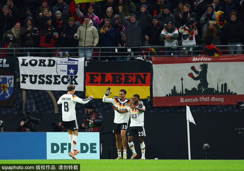 包含今晨欧篮联焦点战，勒沃库森更衣室发声，信心回归，更衣室氛围转暖的词条